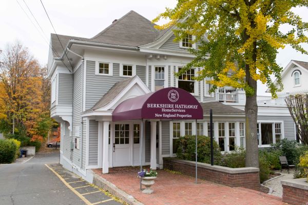 272 Post Road East<br/>Westport, CT